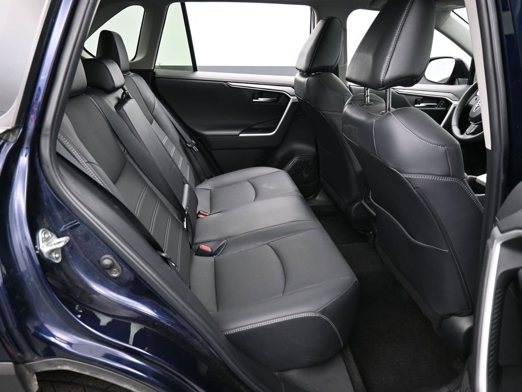 Used 2023 Toyota RAV4 Limited image 18