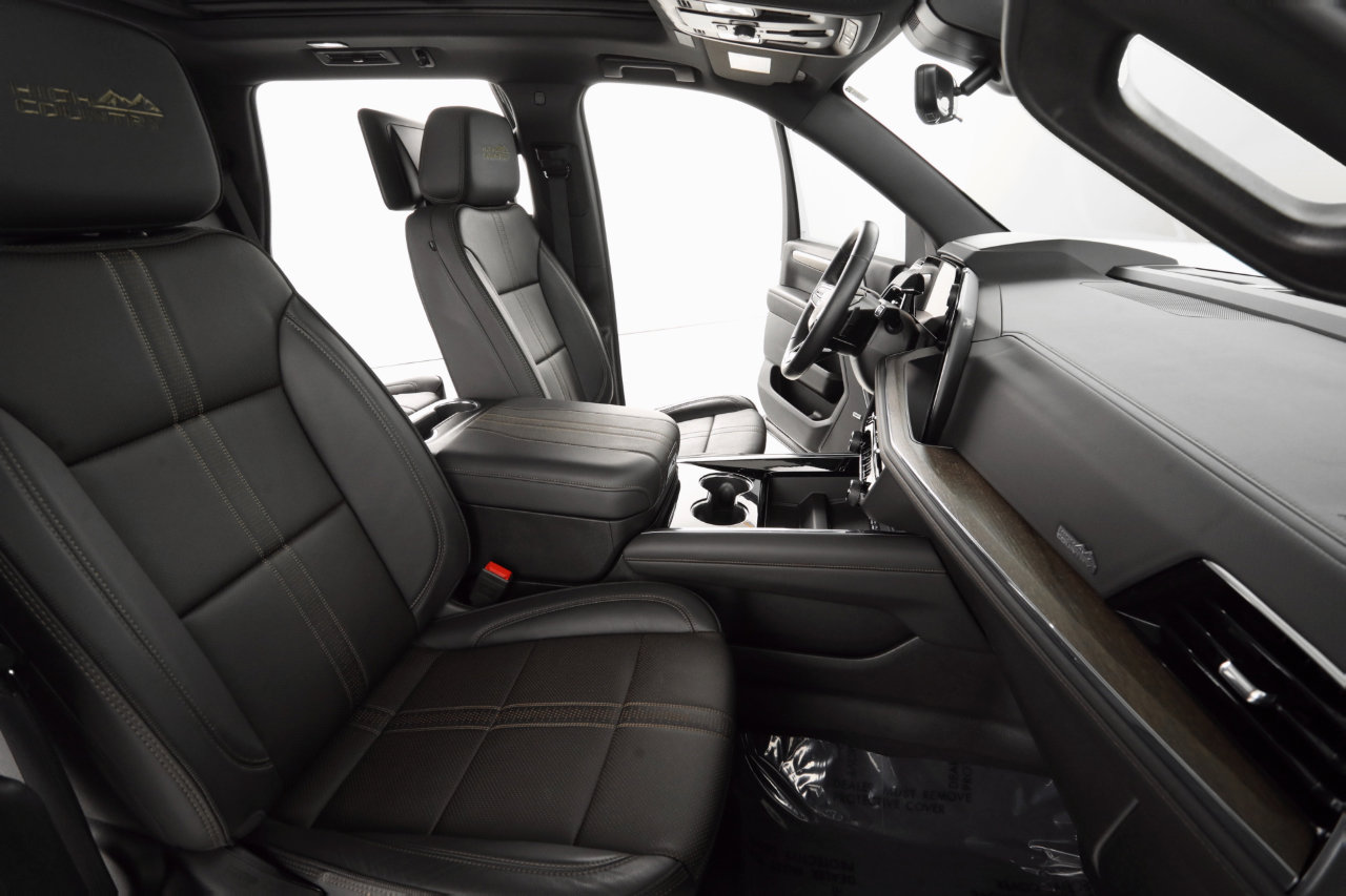 Used 2025 Chevrolet Tahoe High Country image 18