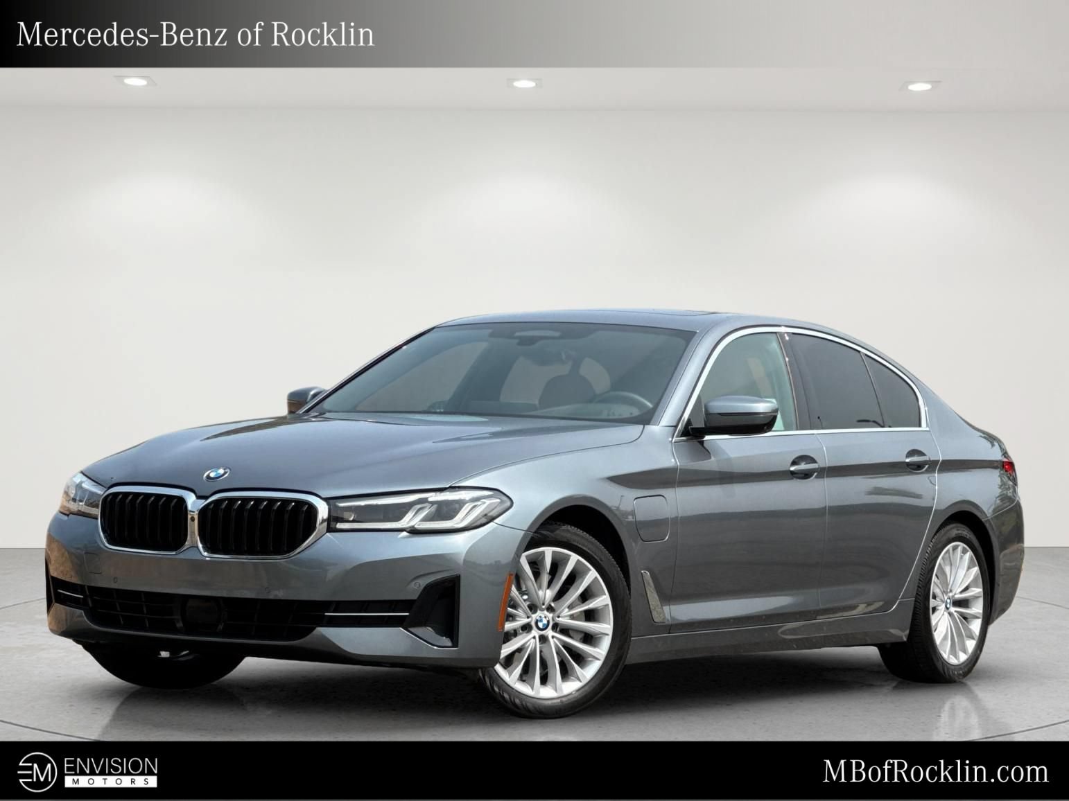 Used 2021 BMW 530e xDrive w/ Premium Package AWD/4WD image 1