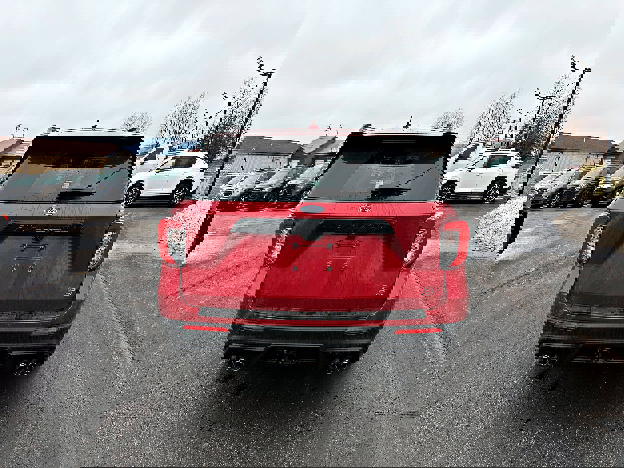 Used 2020 Ford Explorer ST w/ ST Street Pack image 8