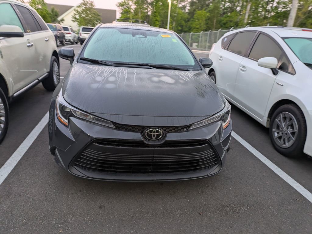 Certified 2025 Toyota Corolla LE image 2