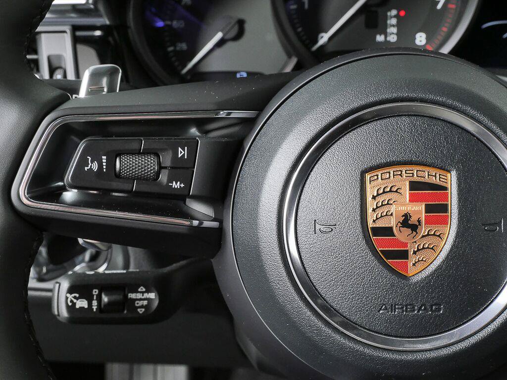 Certified 2026 Porsche Macan Turbo AWD/4WD image 10