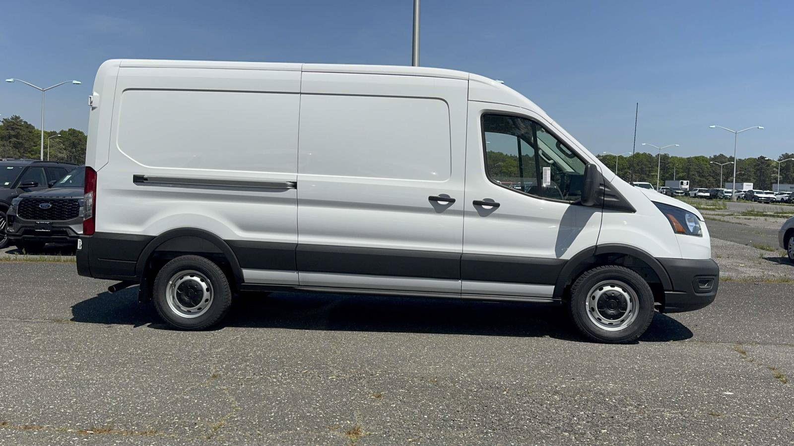 New 2026 Ford Transit 250 148 Medium Roof RWD image 4