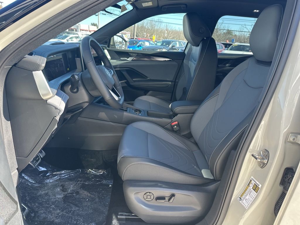 New 2026 Volkswagen Tiguan SE R-Line image 9