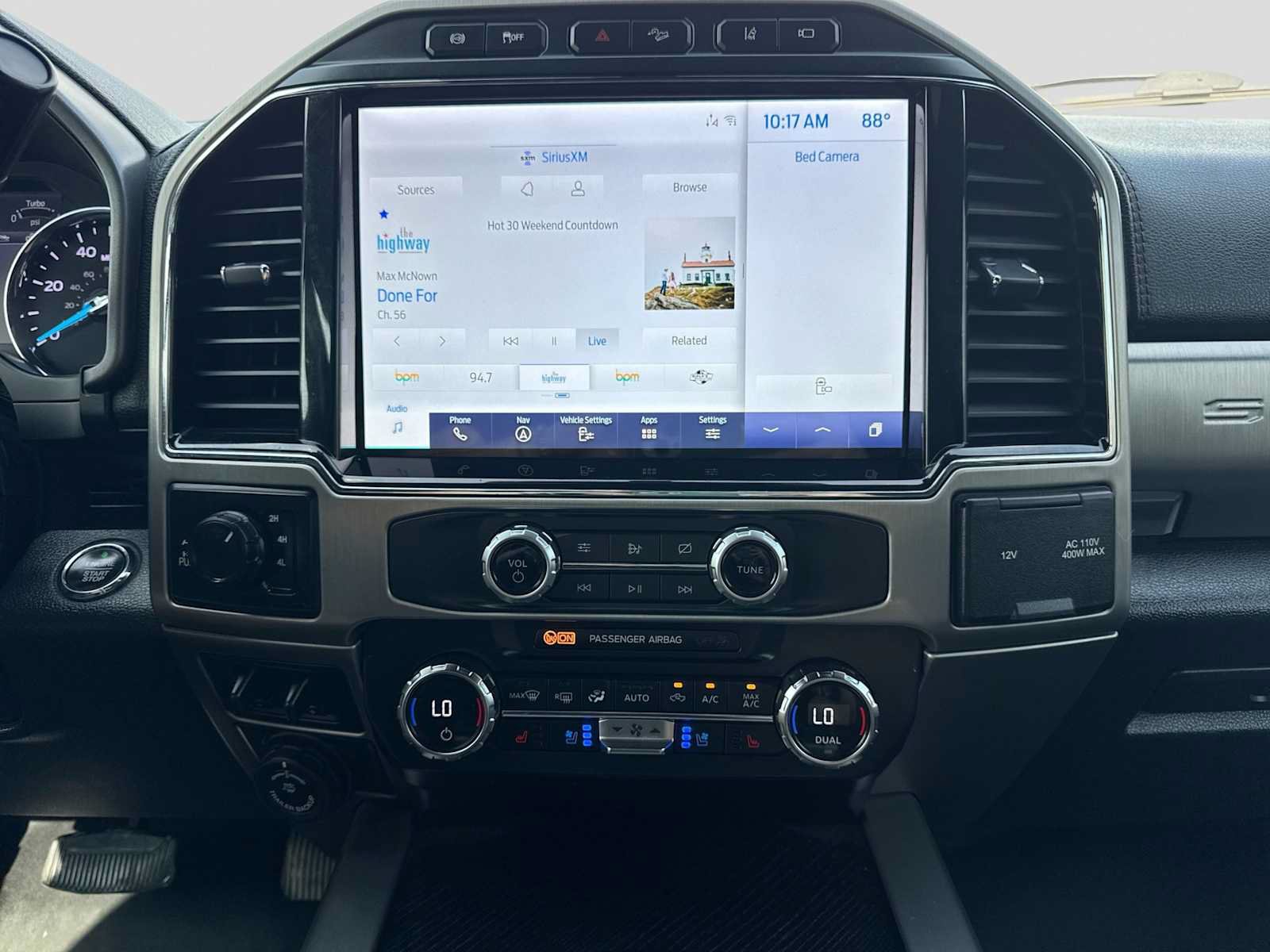 Used 2022 Ford F350 Platinum w/ FX4 Off-Road Package AWD/4WD image 27
