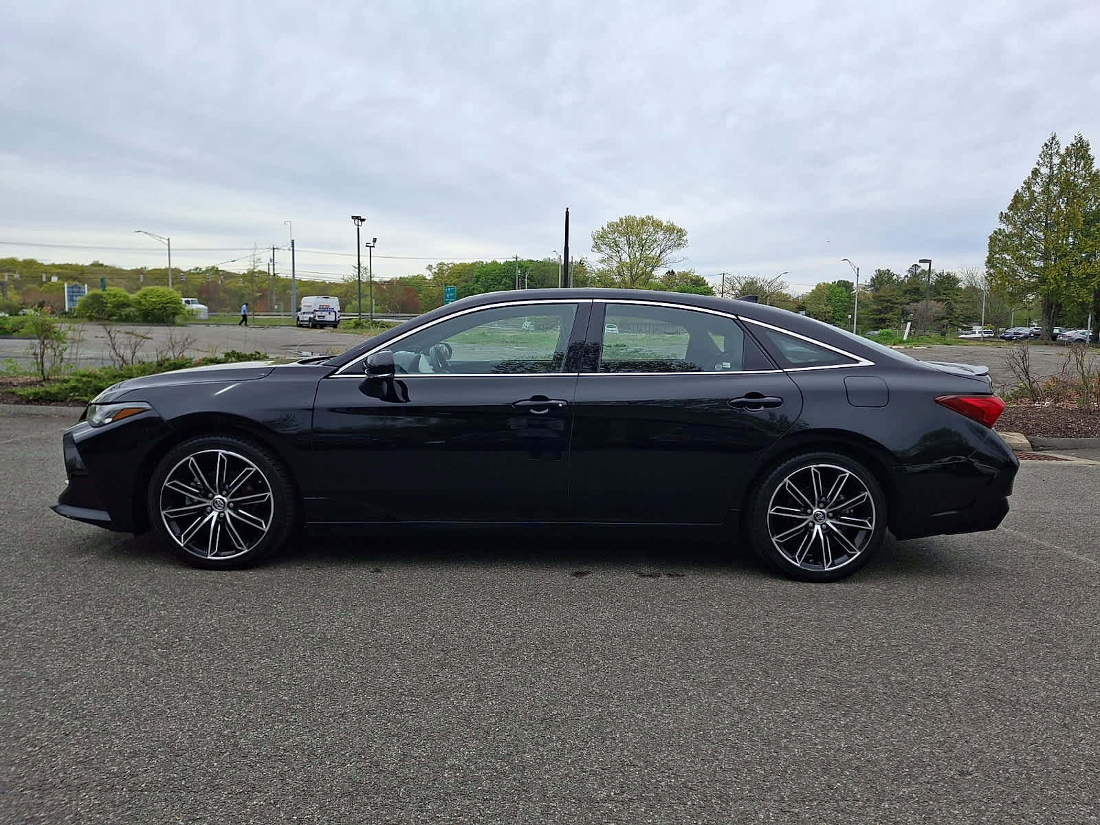 Certified 2019 Toyota Avalon Touring w/ All Weather Liner Package FWD image 8