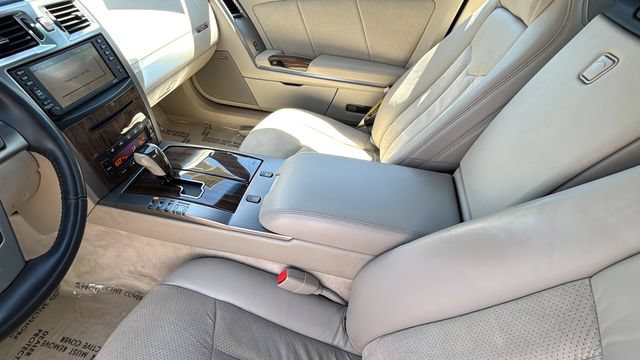 Used 2006 Cadillac XLR V RWD image 21