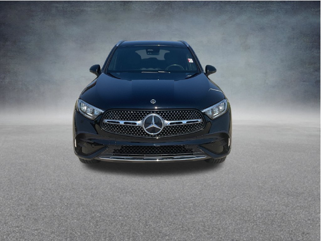 Used 2025 Mercedes-Benz GLC 300 image 2