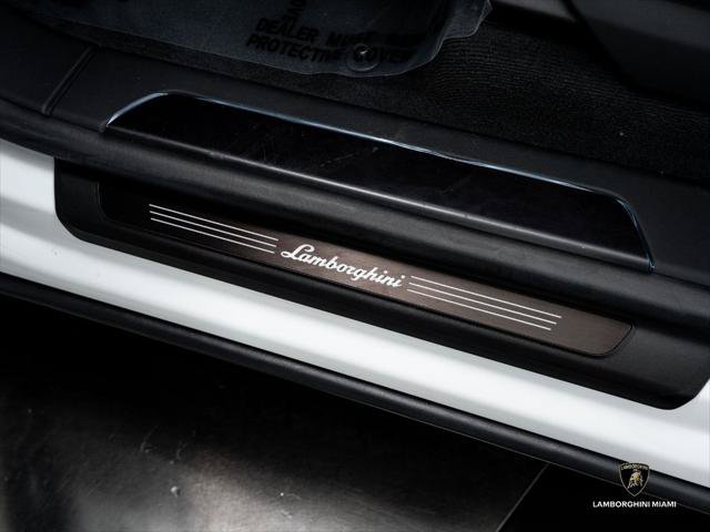 Used 2026 Lamborghini Urus SE AWD/4WD image 21