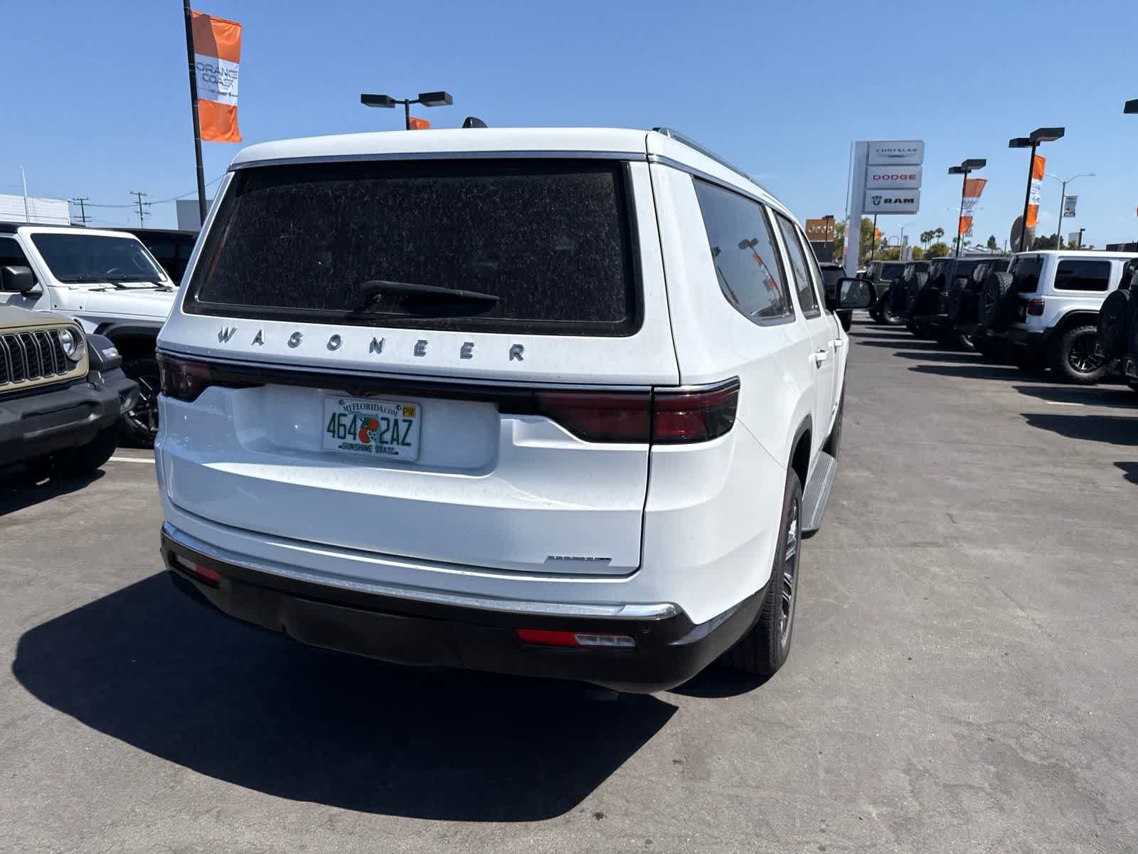 Used 2024 Jeep Wagoneer L Series II RWD image 16