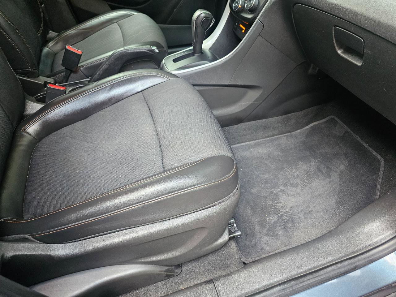 Used 2021 Chevrolet Trax LT w/ Driver Confidence Package image 18