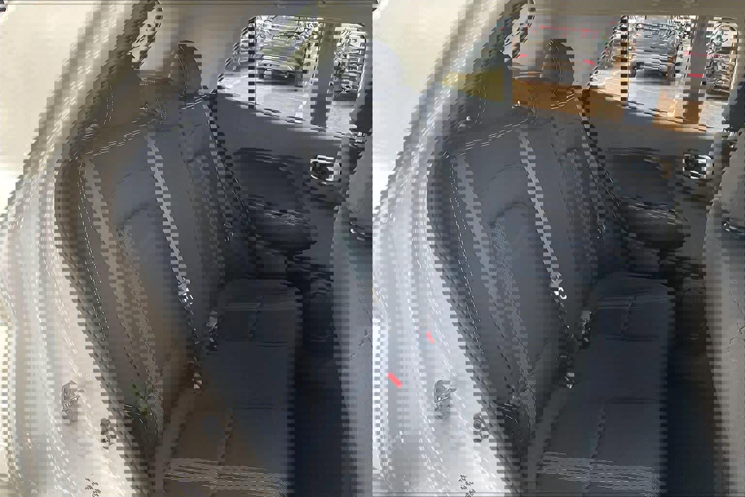 Certified 2021 Hyundai Venue SEL w/ Premium Package FWD image 20