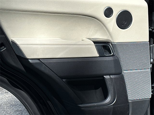 Used 2017 Land Rover Range Rover Sport HSE image 12