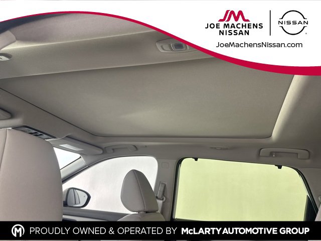 Used 2024 Nissan Rogue SL w/ SL Premium Package image 24