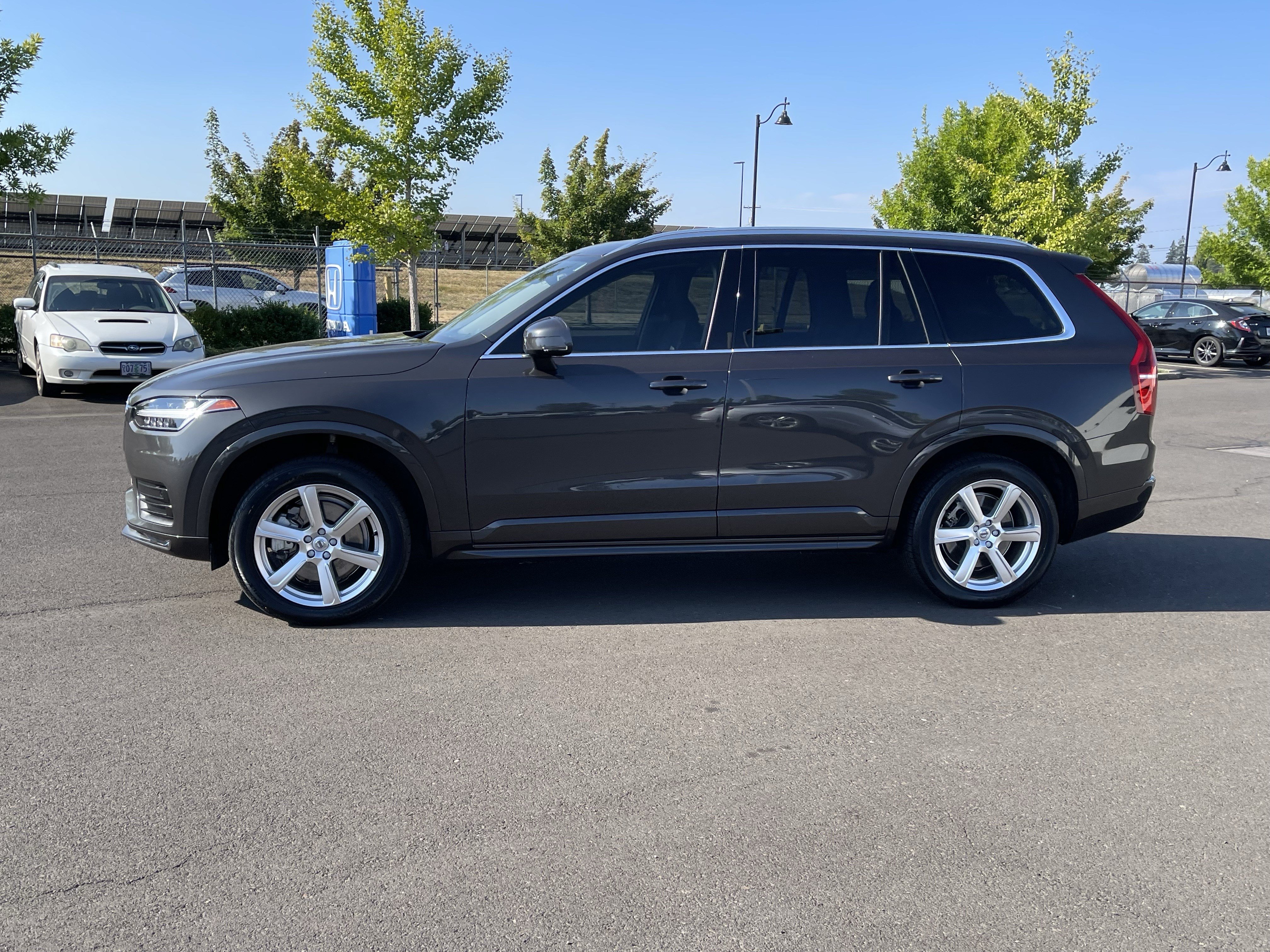 Used 2023 Volvo XC90 B5 Core AWD/4WD image 2