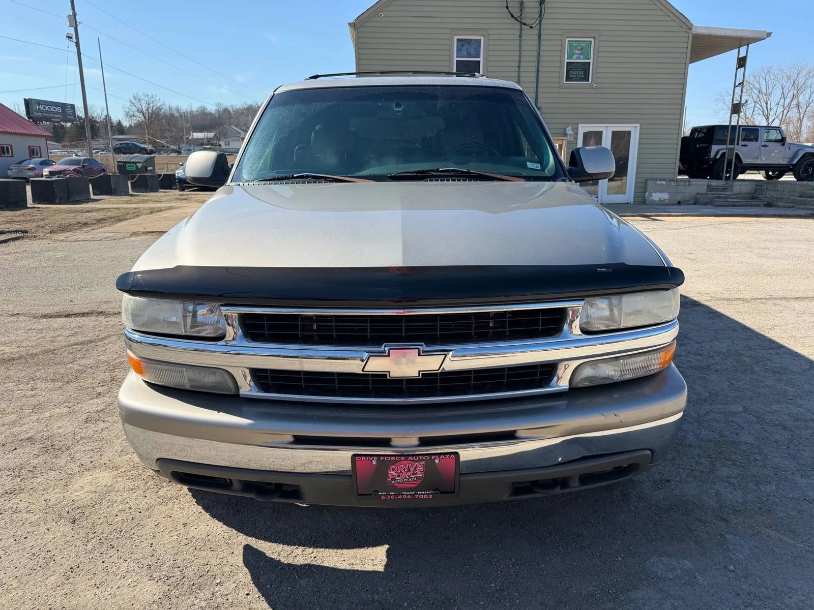 Used 2000 Chevrolet Suburban 2500 LT w/ LT Preferred Equipment Group image 2