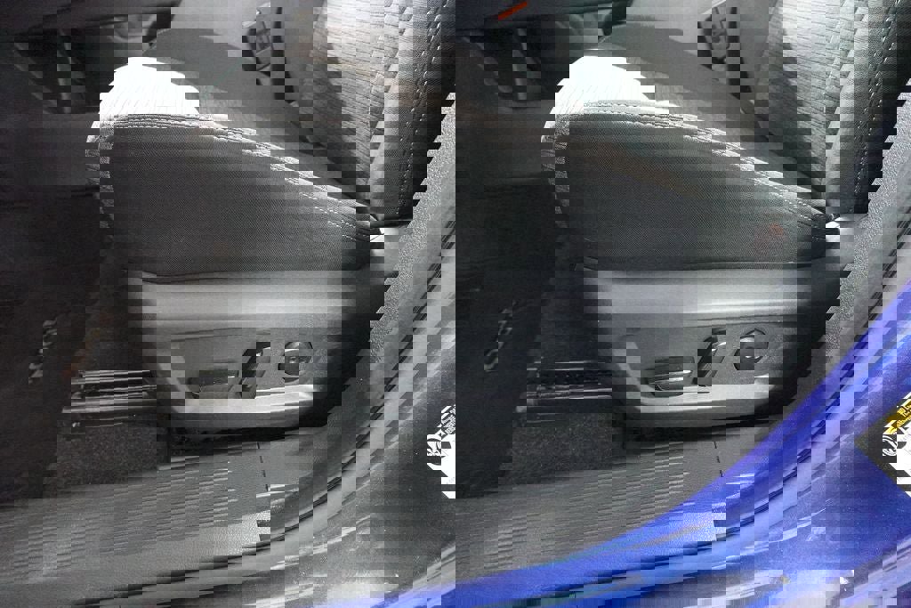 Used 2023 Nissan Rogue SV image 11