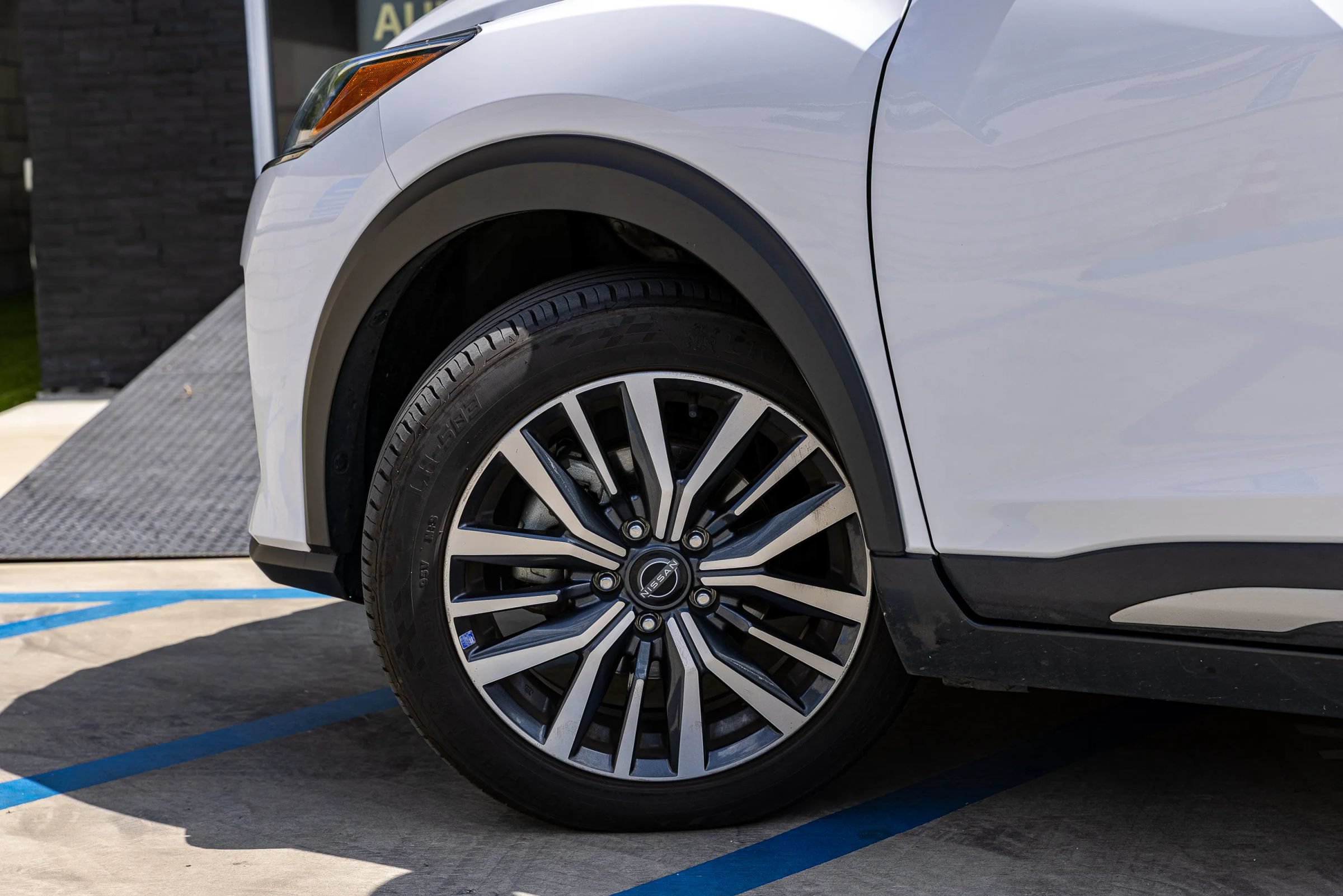Used 2024 Nissan Kicks SR FWD image 30