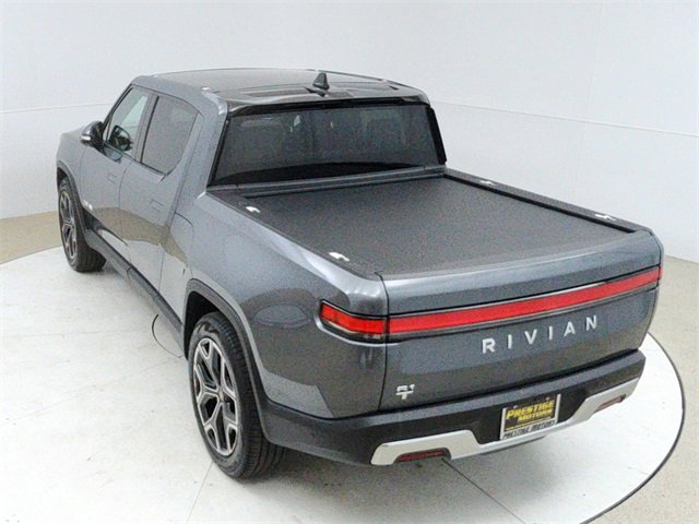 Used 2023 Rivian R1T Adventure image 17
