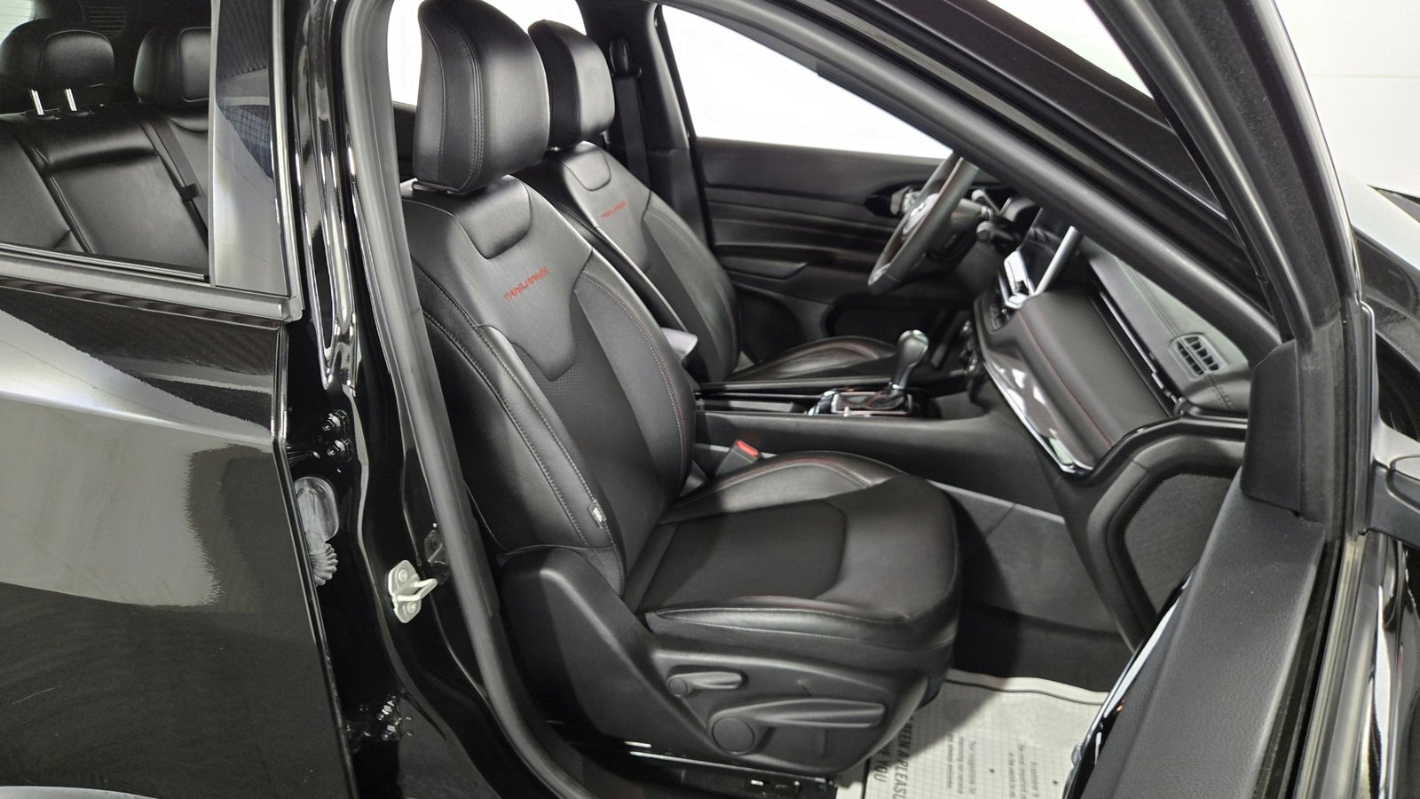 Used 2024 Jeep Compass Trailhawk image 34