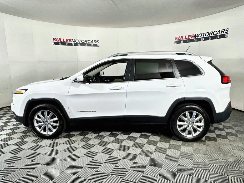 Used 2015 Jeep Cherokee Limited w/ Luxury Group AWD/4WD image 4