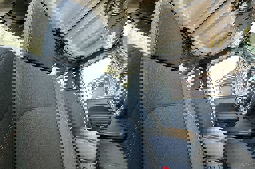 New 2025 Jeep Gladiator Sport image 12