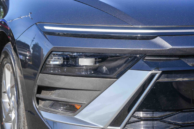 Used 2025 Hyundai Sonata SE FWD image 4