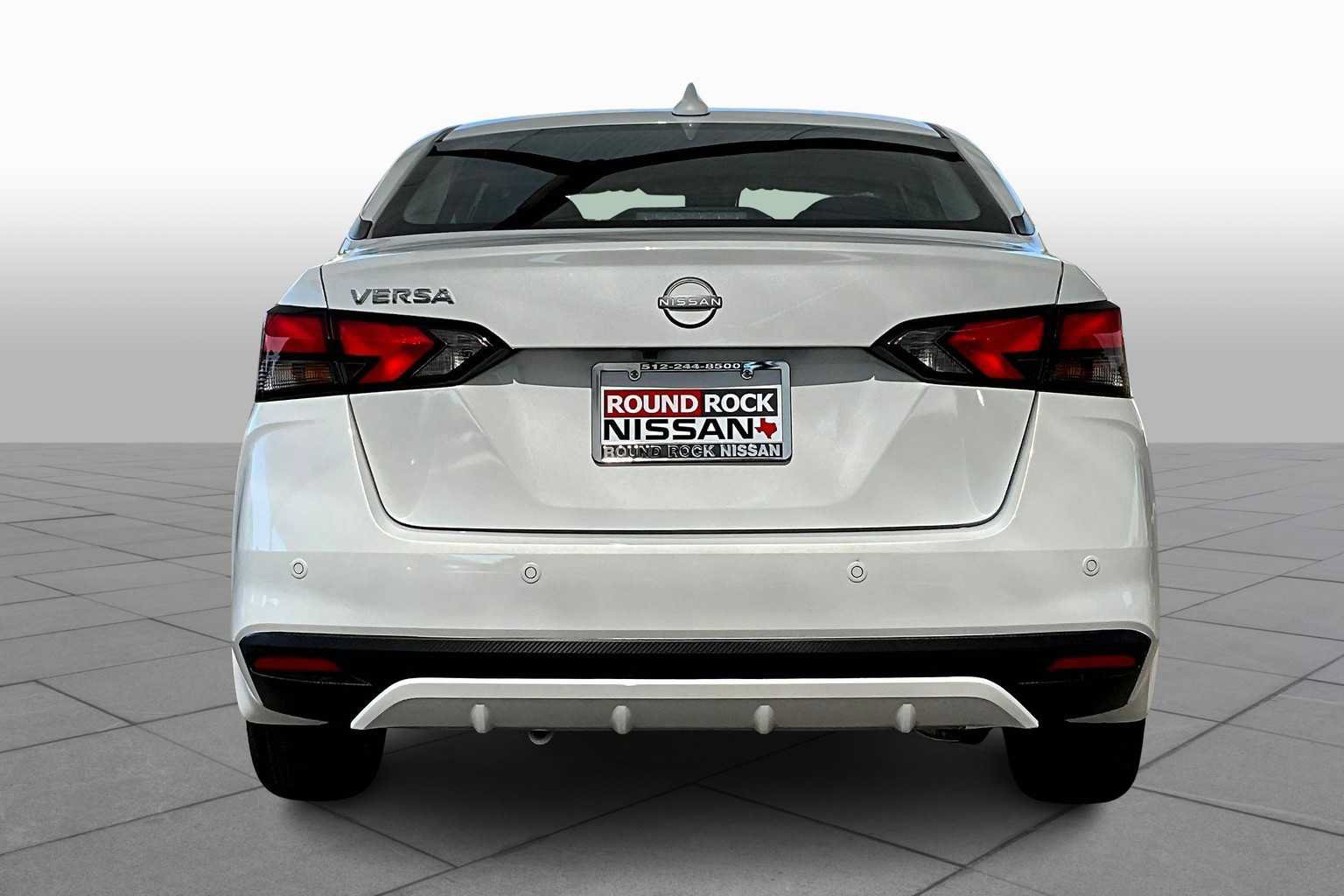 Used 2025 Nissan Versa SV w/ Trunk Package FWD image 4