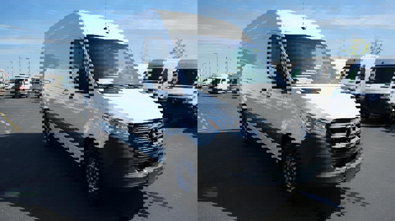Used 2024 Mercedes-Benz Sprinter 144 Cargo image 3