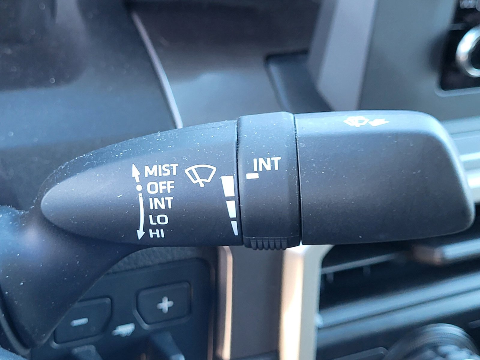 Certified 2025 Toyota Tacoma SR5 image 34