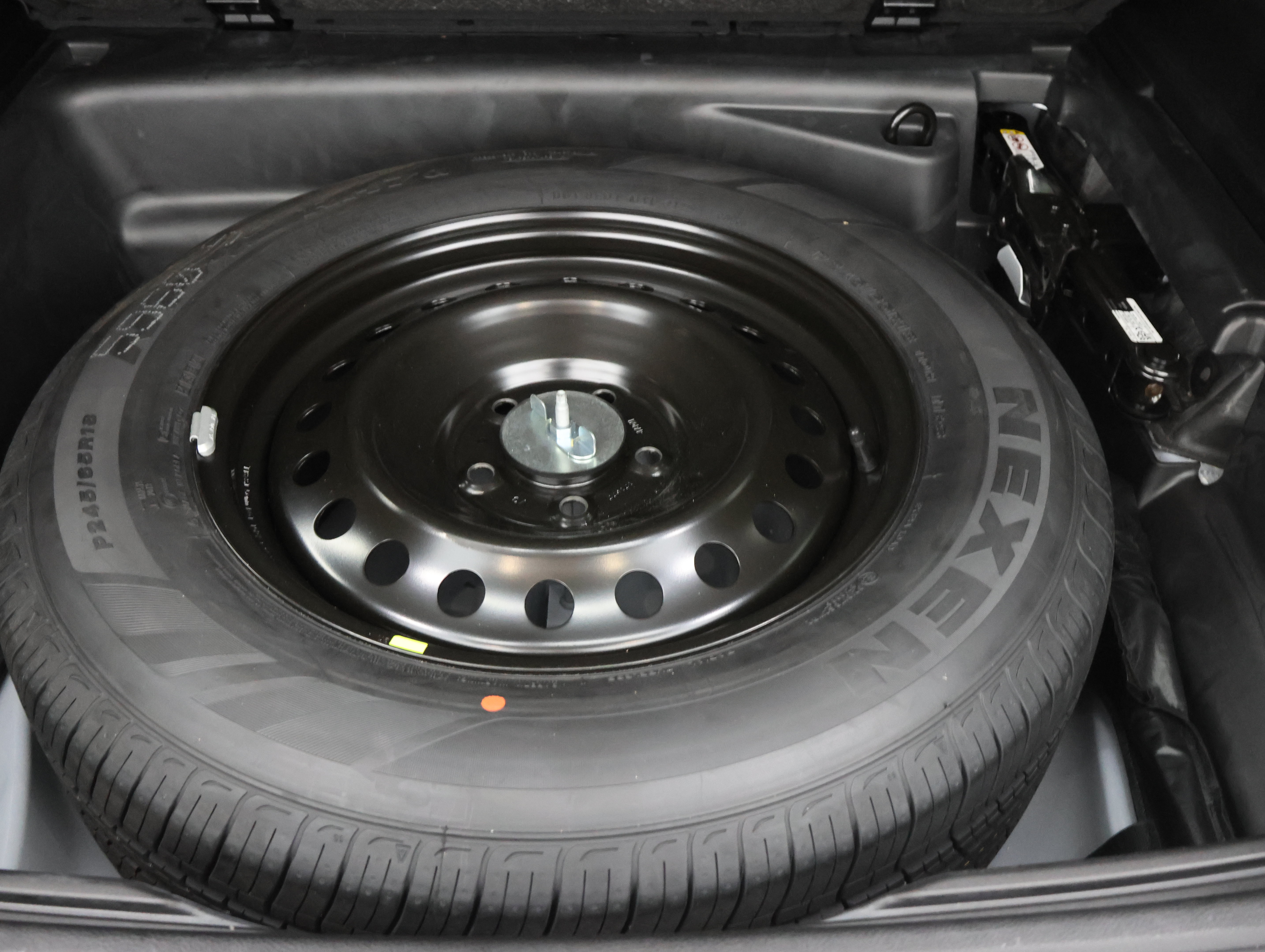 Used 2023 Jeep Grand Cherokee Altitude AWD/4WD image 28