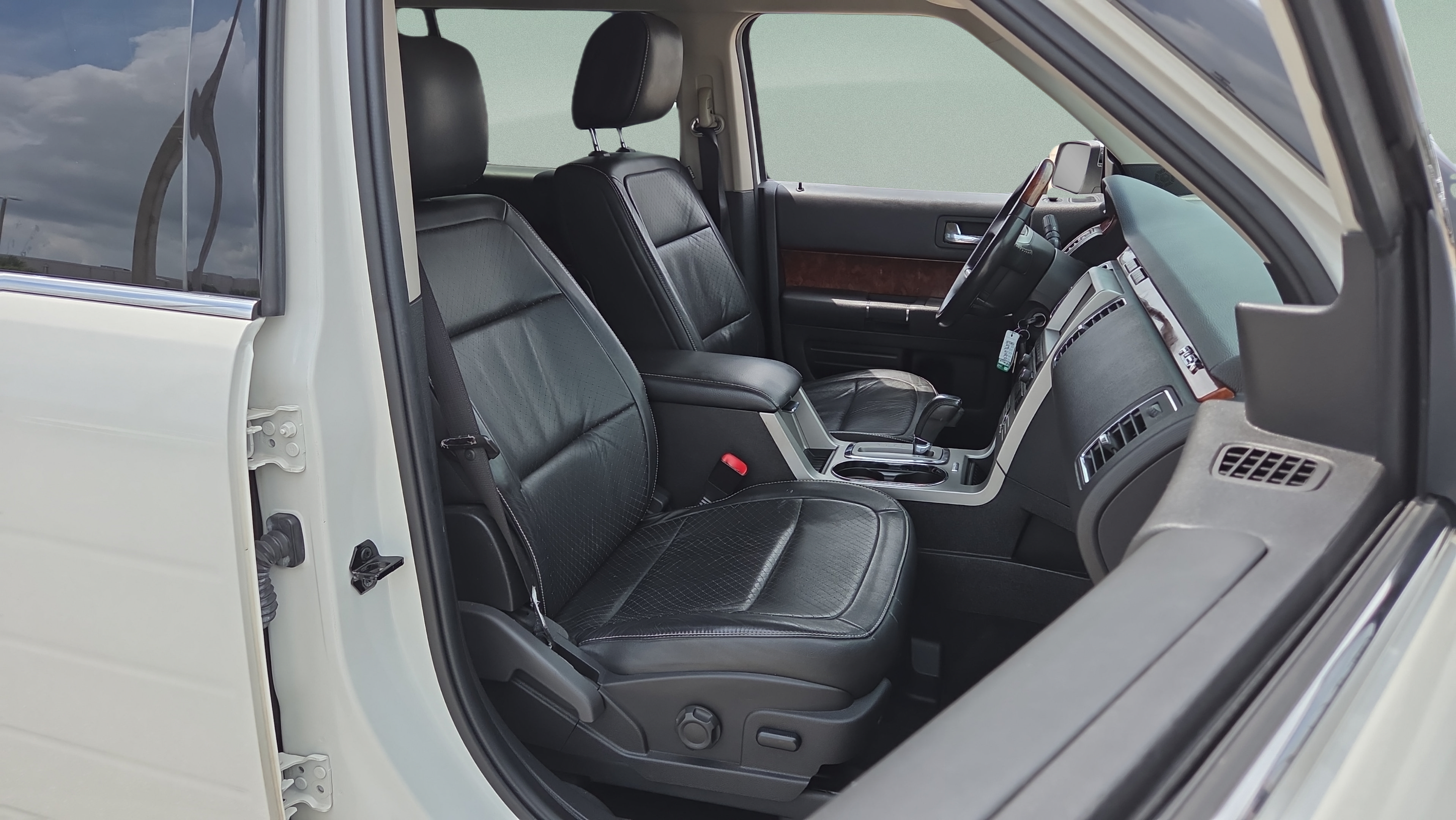 Used 2010 Ford Flex Limited FWD image 17