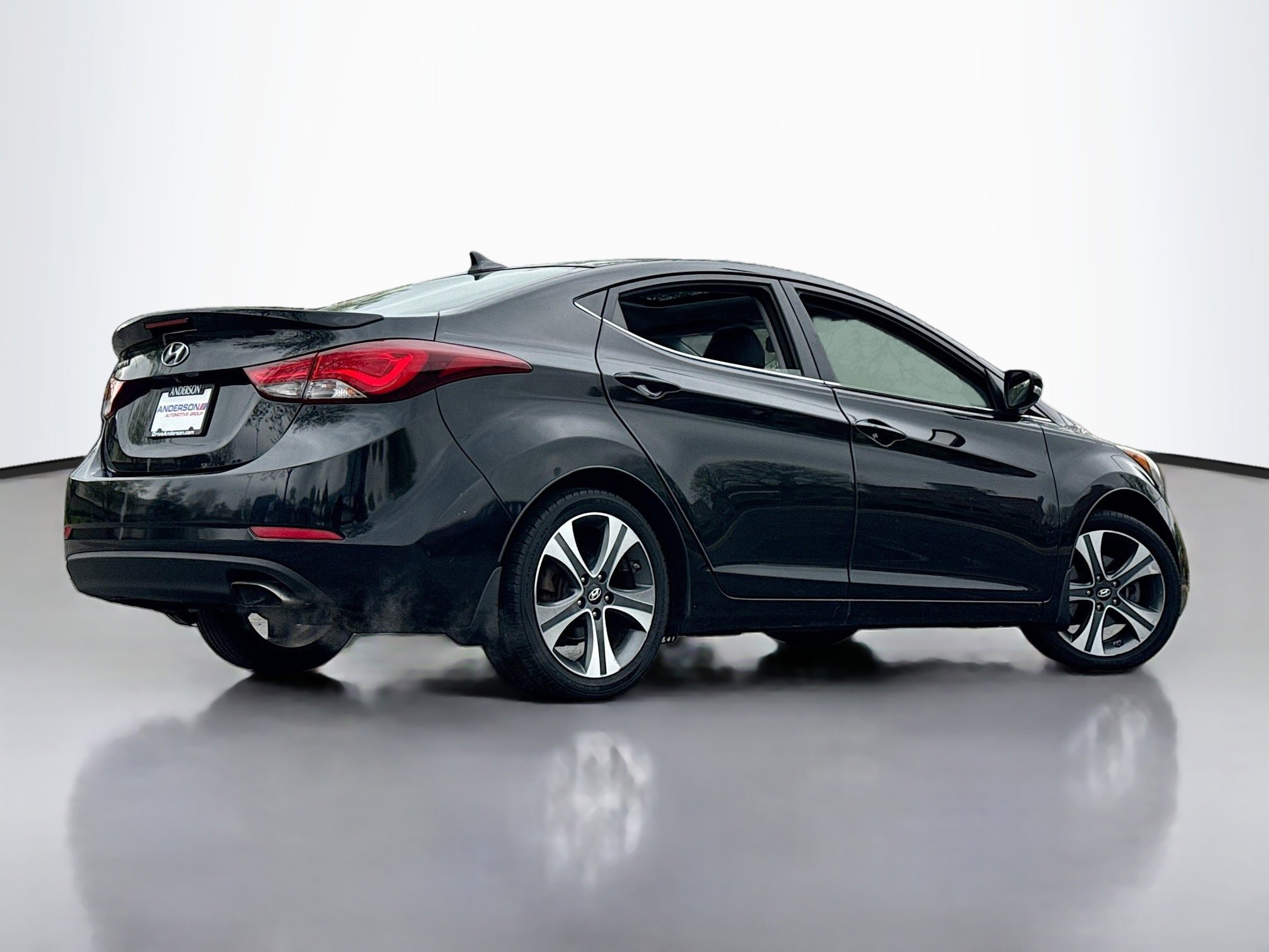 Used 2015 Hyundai Elantra Sport FWD image 2