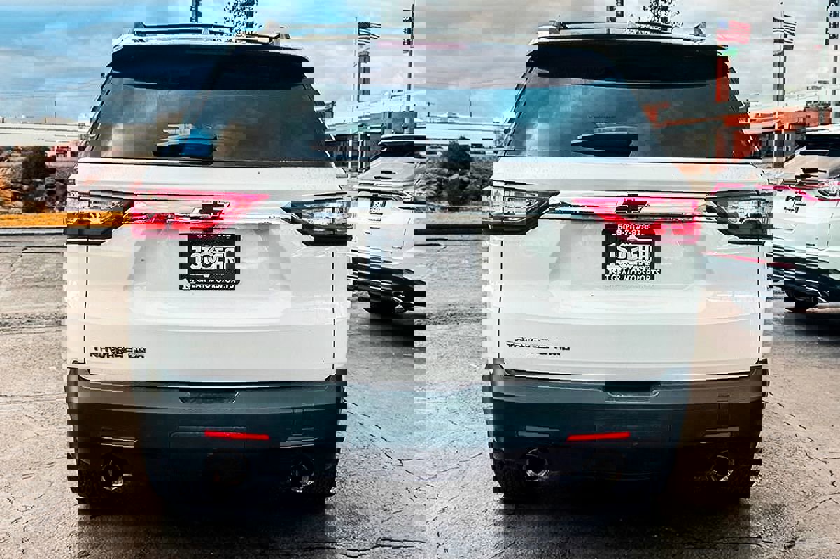 Used 2021 Chevrolet Traverse LS image 6