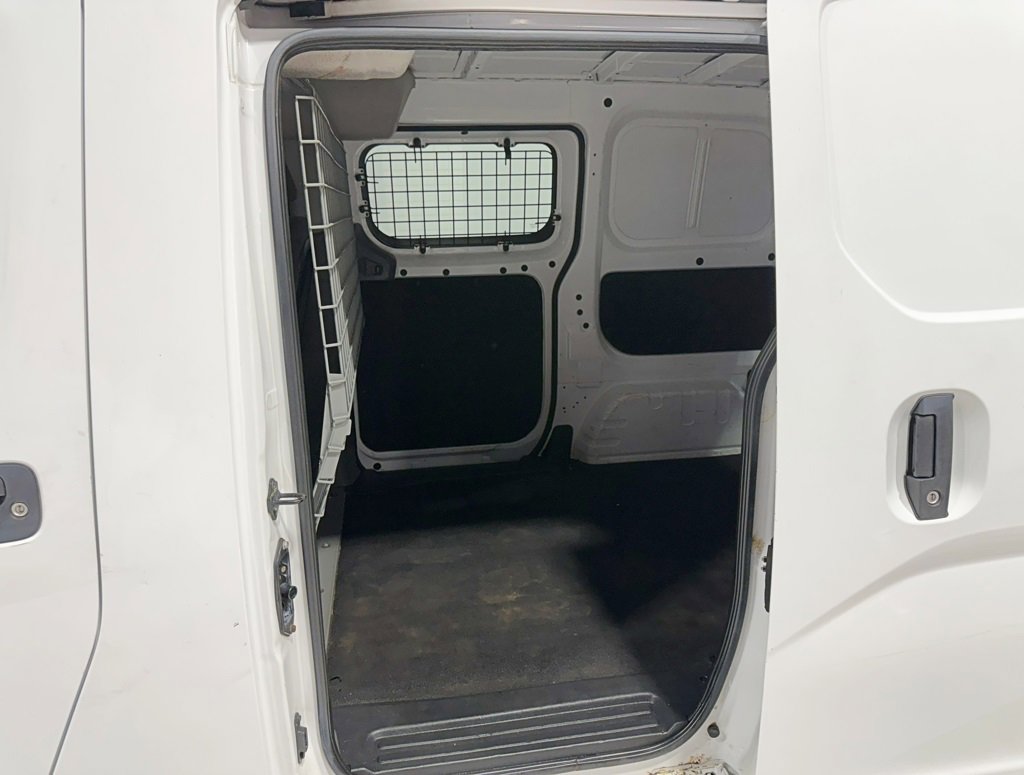 Used 2017 Chevrolet City Express LS image 20