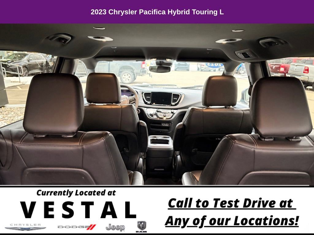 Used 2023 Chrysler Pacifica Touring-L w/ S Appearance Package image 13