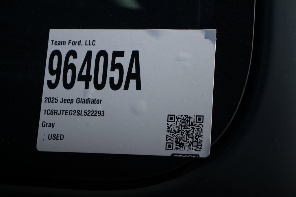 Used 2025 Jeep Gladiator Mojave image 30