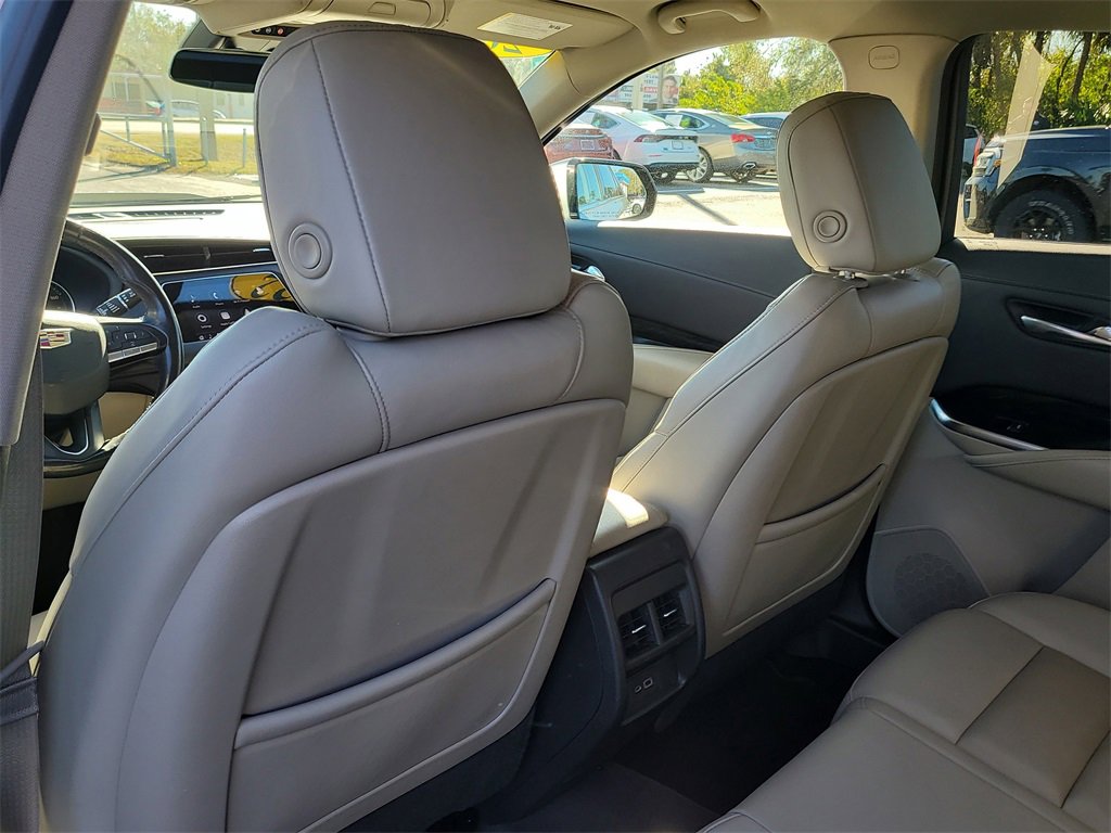 Used 2022 Cadillac XT4 Premium Luxury w/ Safety Alert Package image 11