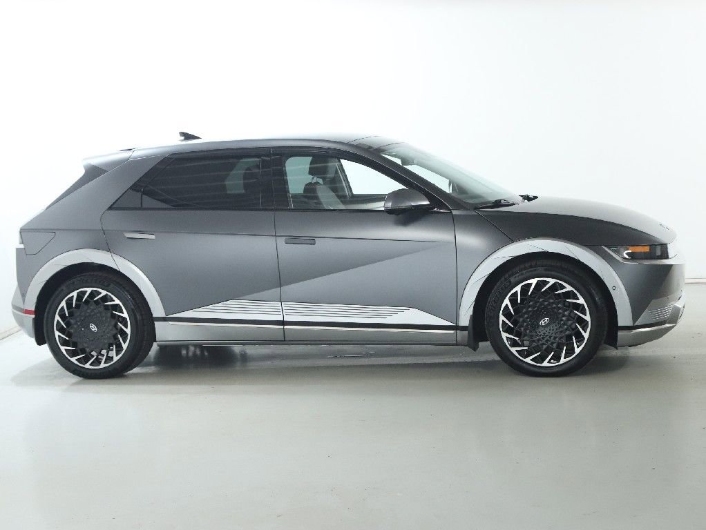 Used 2022 Hyundai Ioniq 5 Limited image 11