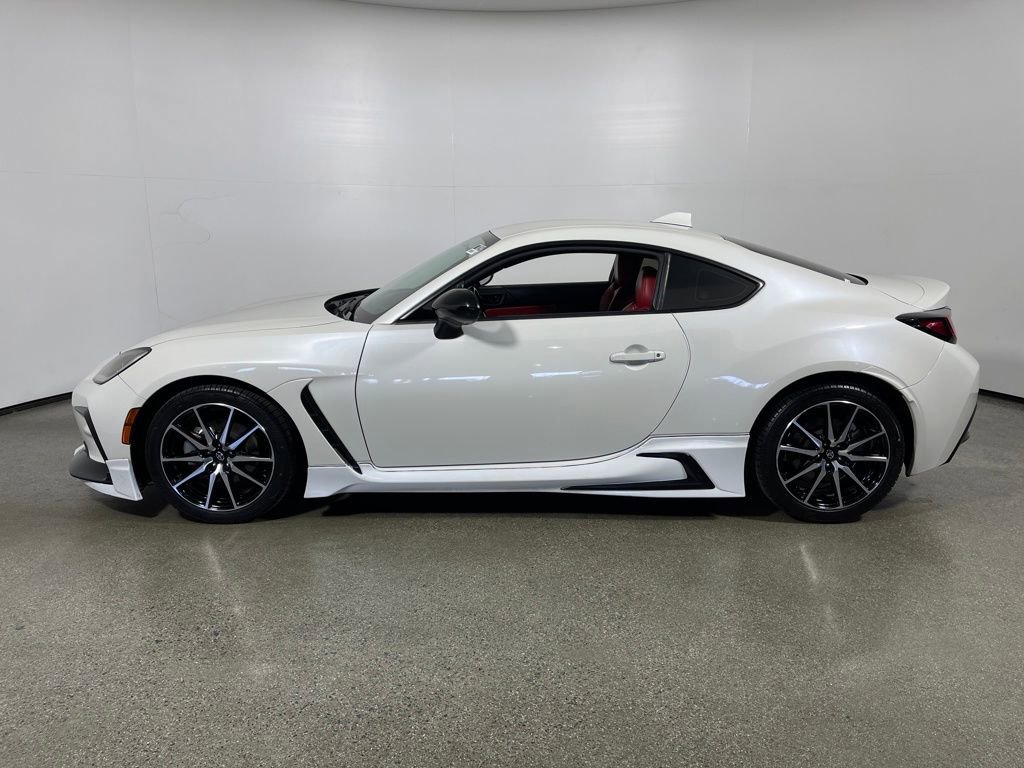 Certified 2022 Toyota GR86 w/ ALL Weather Mat Package (TMS) image 6