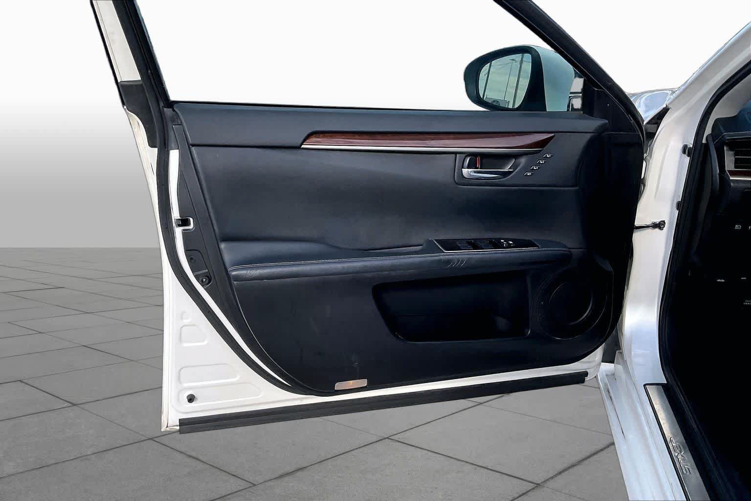 Used 2016 Lexus ES 350 w/ Premium Package w/Wood Trim FWD image 21