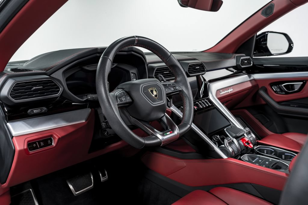 Used 2022 Lamborghini Urus AWD/4WD image 13