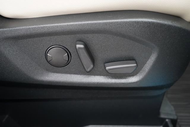 Used 2020 Ford Edge Titanium w/ Equipment Group 301A image 74