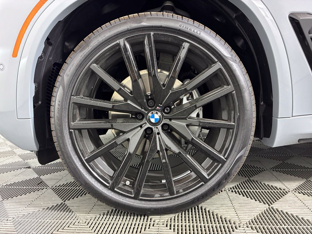 New 2026 BMW X5 xDrive40i w/ M Sport Package AWD/4WD image 8