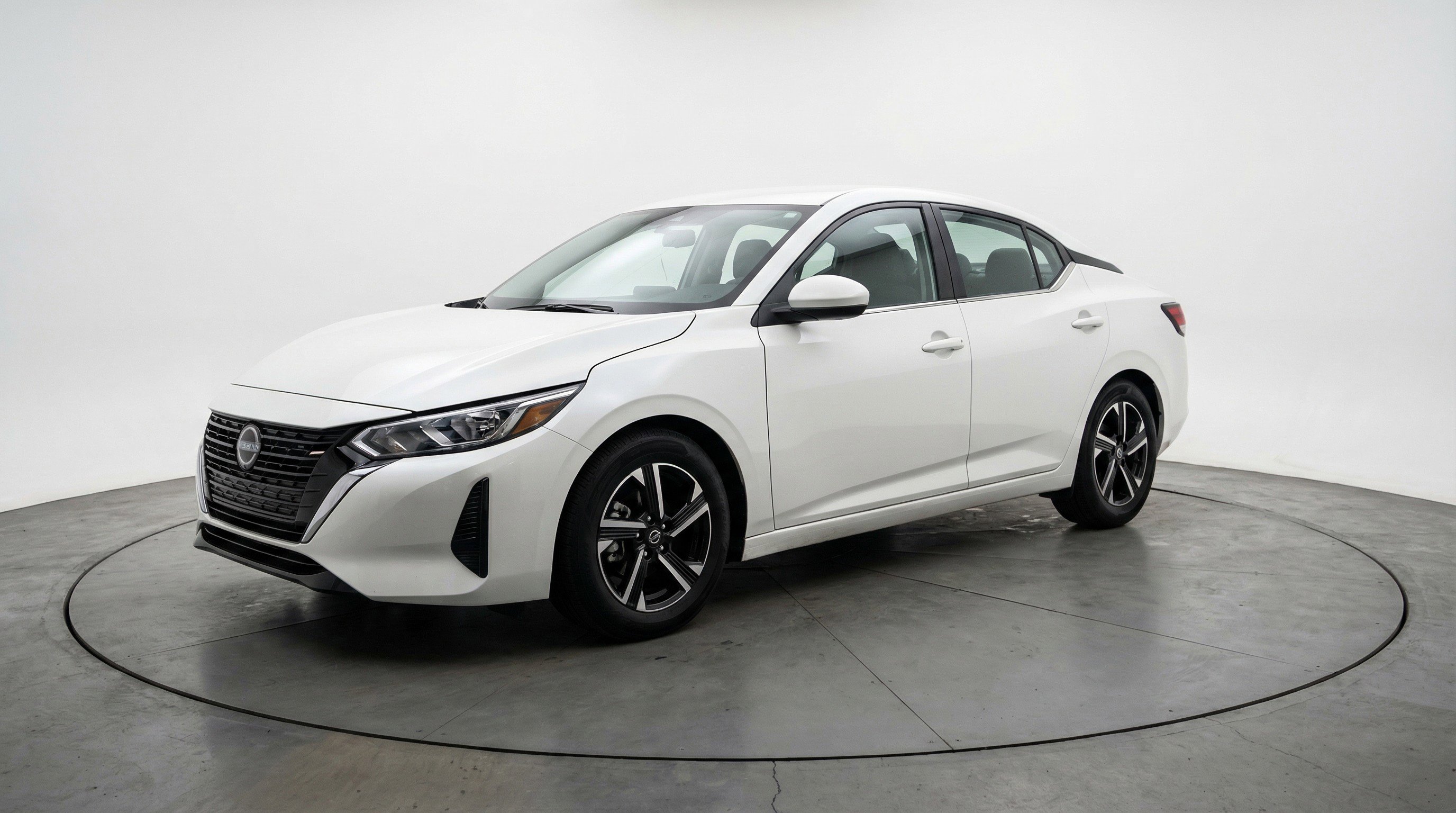 Used 2025 Nissan Sentra SV image 3