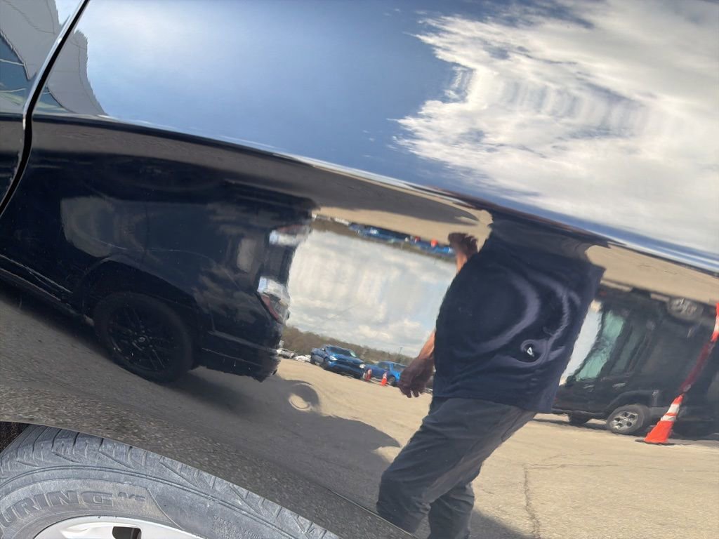 Used 2017 Chevrolet Impala LT image 32