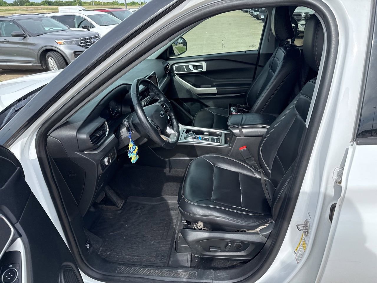 Used 2021 Ford Explorer XLT w/ Equipment Group 202A RWD image 19