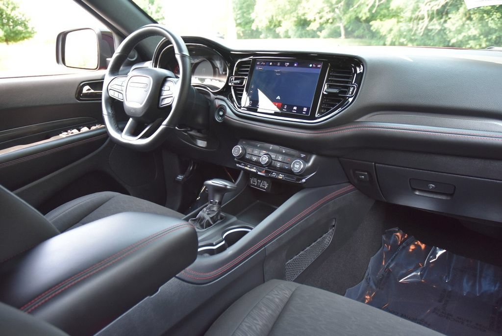 Certified 2025 Dodge Durango GT w/ Blacktop Package AWD/4WD image 28
