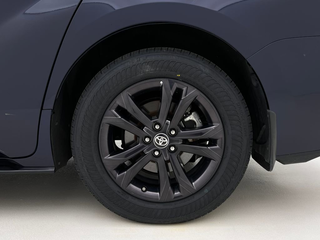Used 2024 Toyota Sienna XSE w/ XSE Plus Package image 29