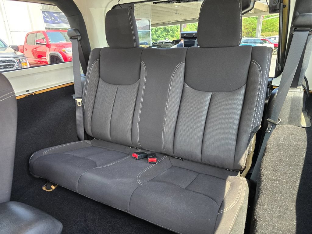 Used 2013 Jeep Wrangler Rubicon w/ PWR Convenience Group AWD/4WD image 9